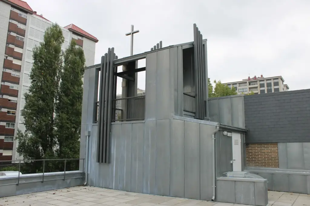 Campanario zinc natural junta alzada vertical