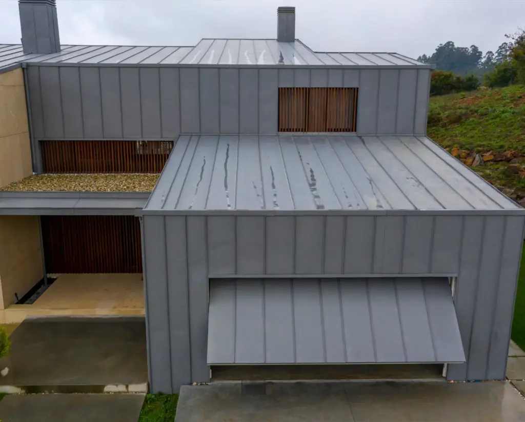 Cubierta y fachada en Vivienda Unifamiliar en Santiago de Compostela3