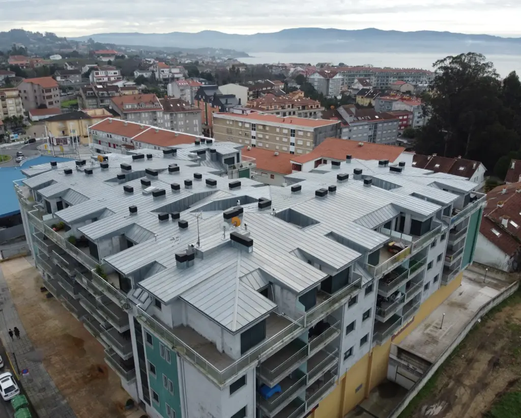 Sustitución de Cubierta en Edificio de Viviendas en Sanxenxo, Pontevedra1