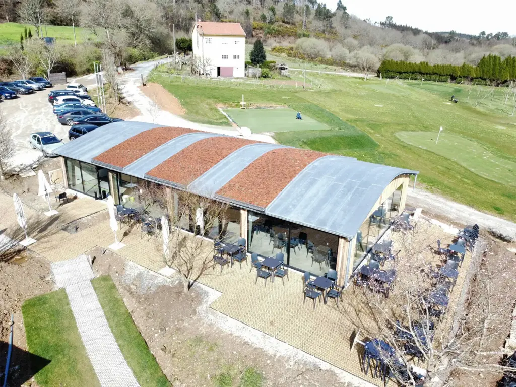 cubierta curva cinc cafeteria golf3