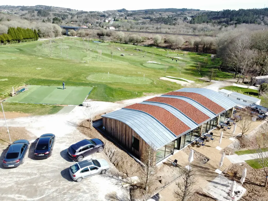 cubierta curva cinc cafeteria golf8